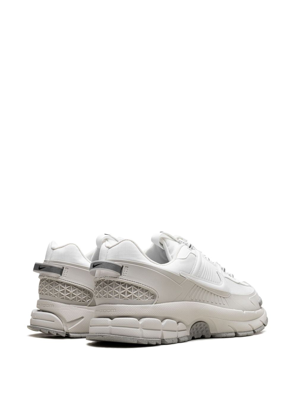 NIKE VOMERO 5 ROAM