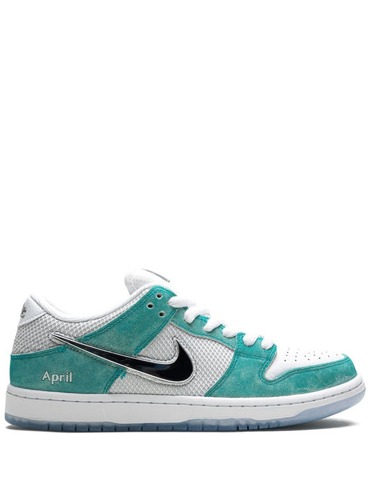 NIKE DUNK LOW APRIL