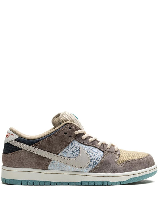 NIKE DUNK LOW MONEY SAVING