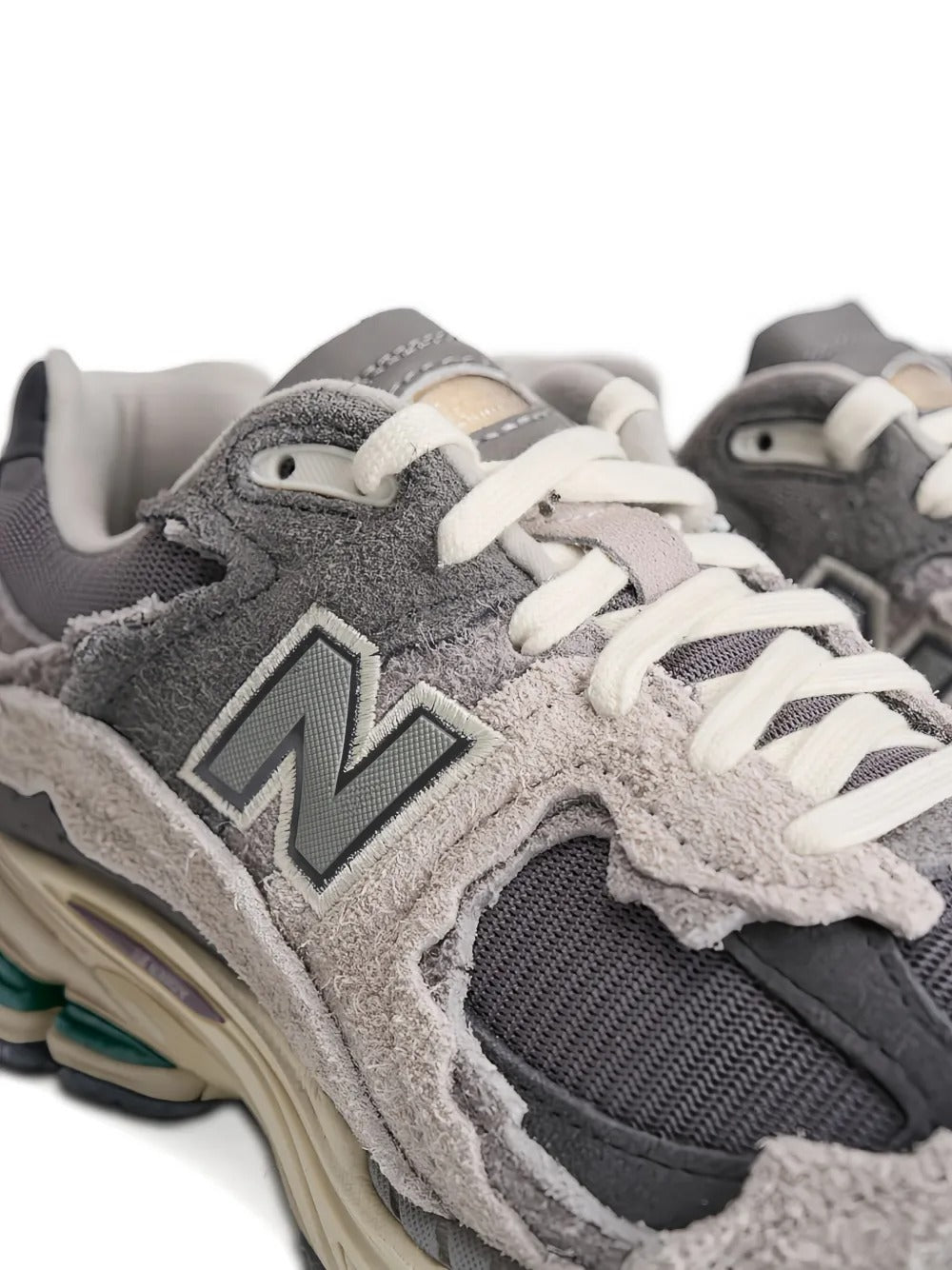 NEW BALANCE 2002R GREY
